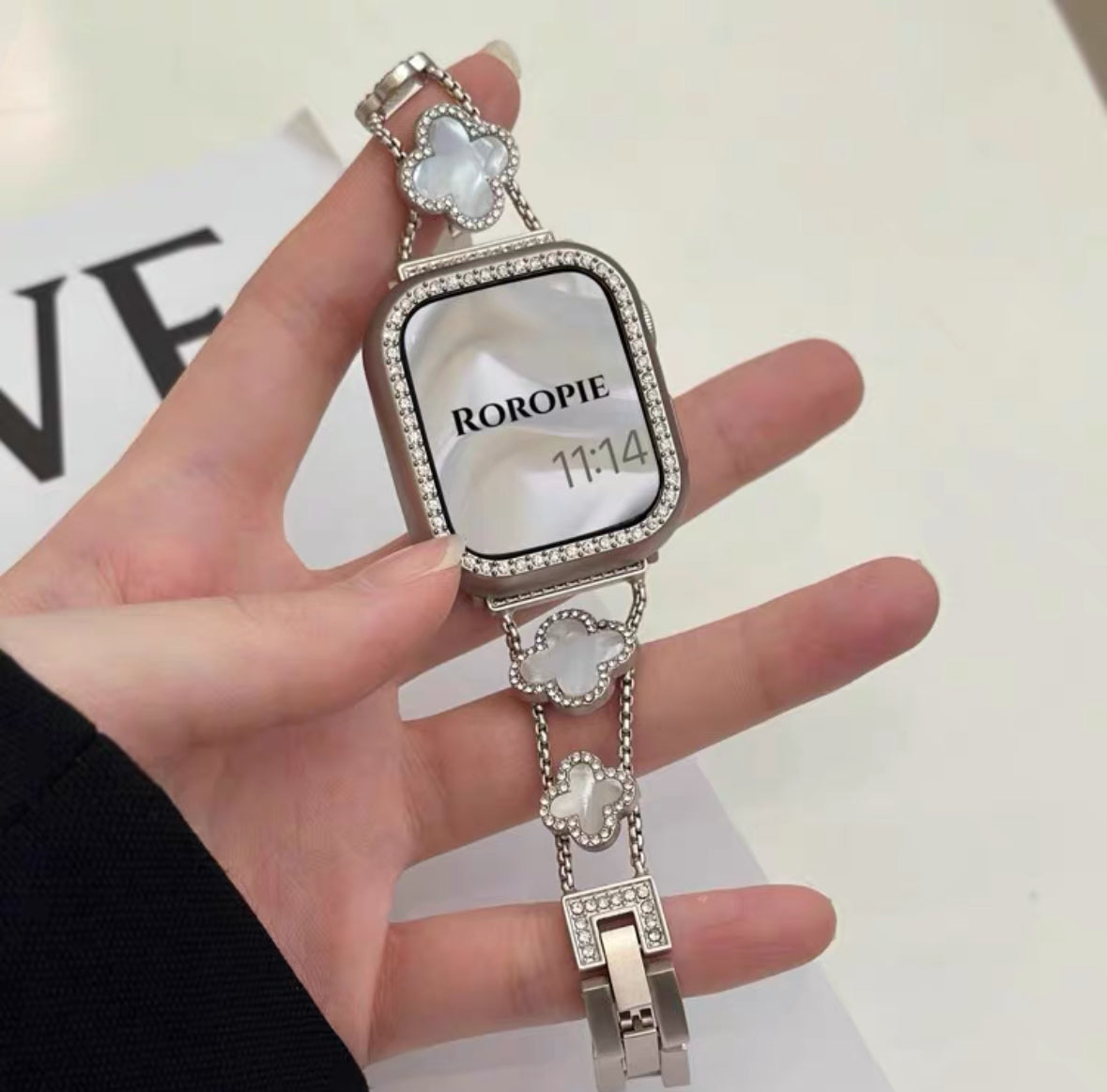 Four Leaf Clover watch band(Band Only),Fashion Watch Band Compatible with AppleWatch Ultra Series10/9/8/716/5/4/3/2/1/SE,Replacement Watch Band for Women,Adjustable length,Fashion&Refinement&Nobility,Smart Watch Accessories